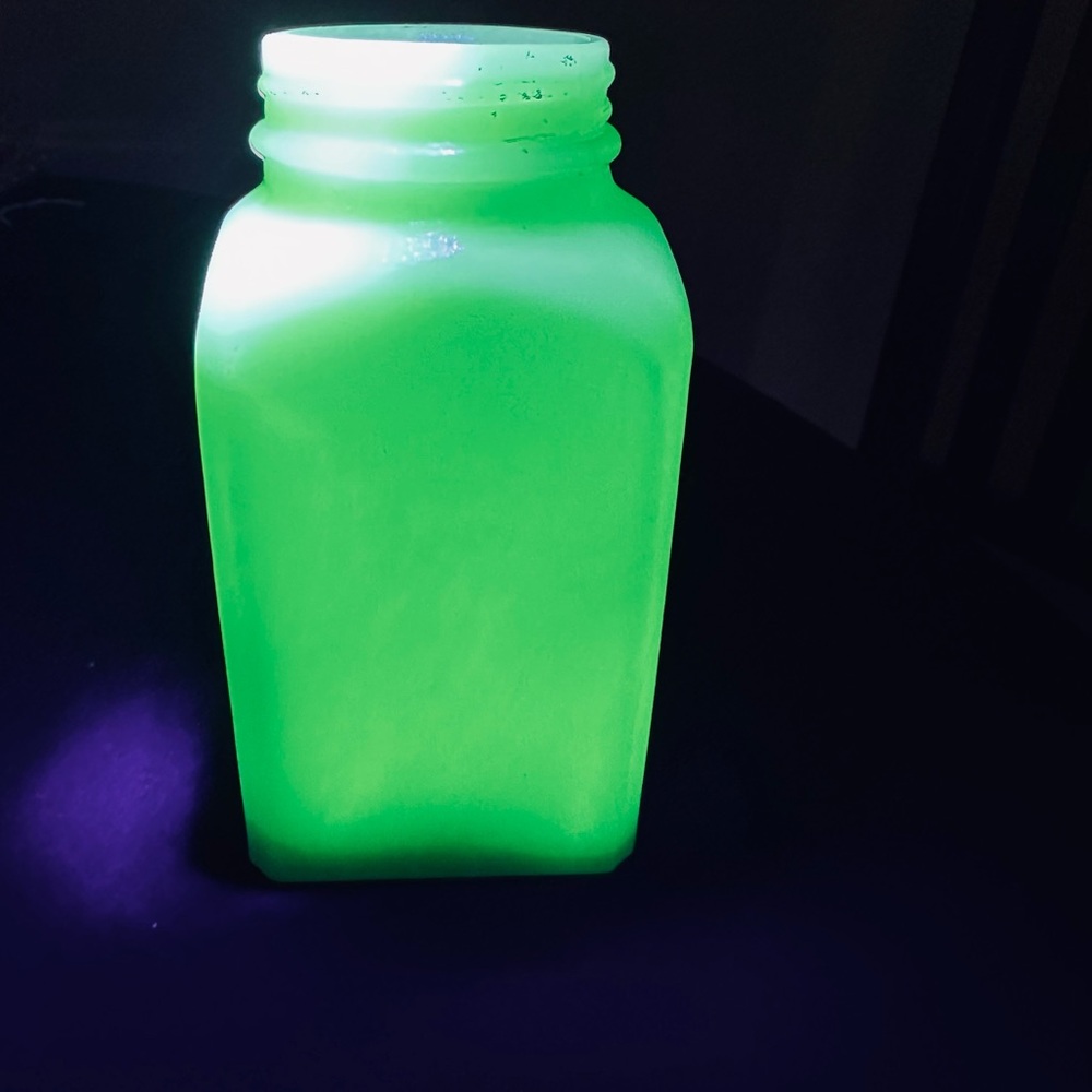 Jadeite Green Glass Salt Container vintage UV reactive